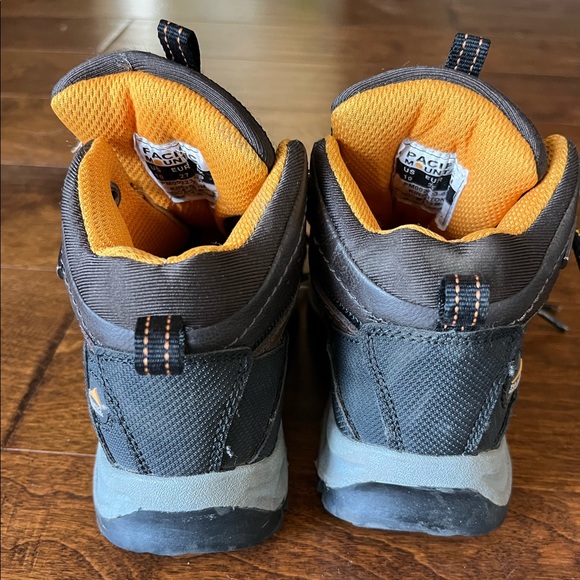 Kids Hiking Boots (like new) - Picture 3 of 7